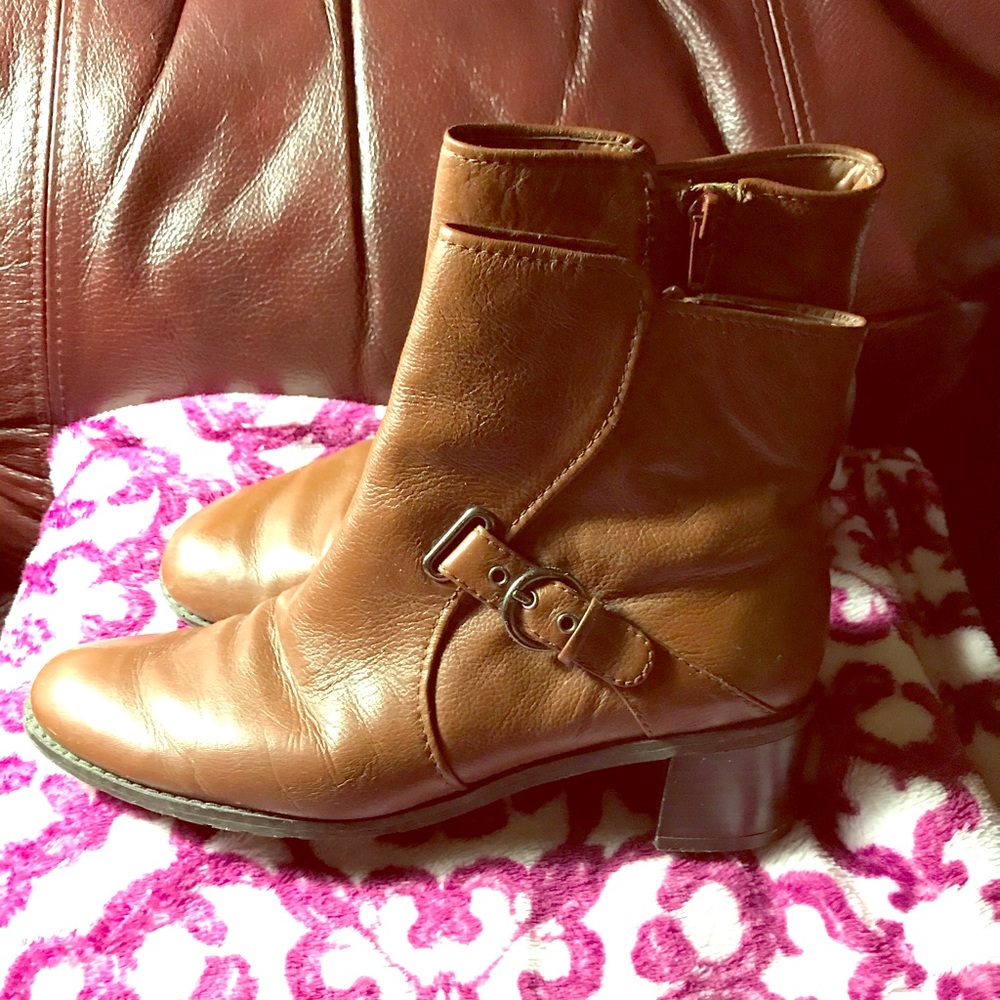 Easy Spirit brown ankle boots